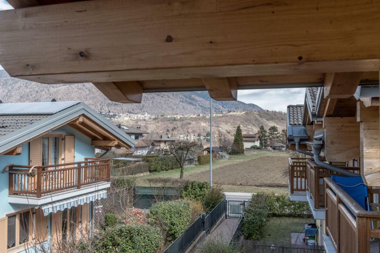 Mansarda Di Alex E Nataly Lägenhet Calceranica al Lago Exteriör bild